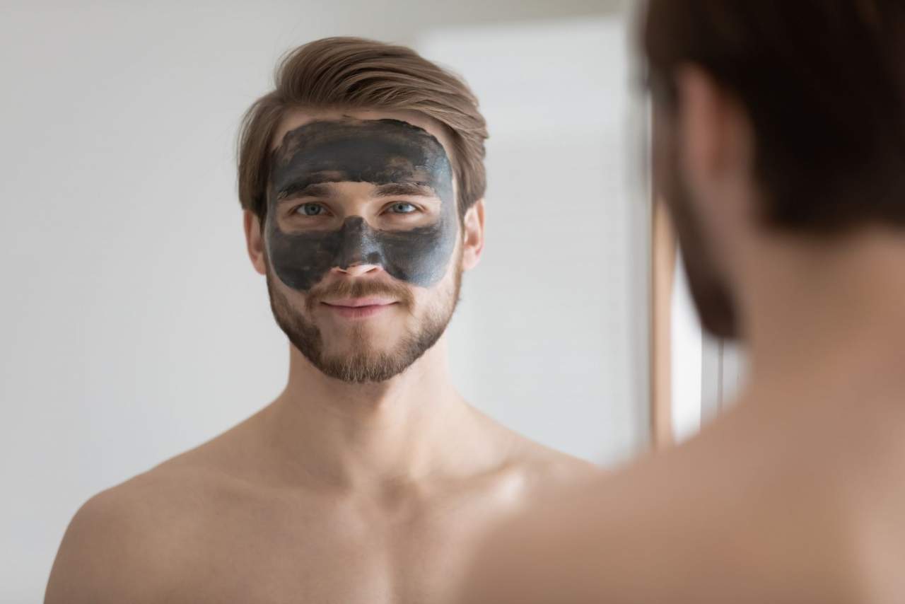 Mascarilla carbón activo para el cuidado de la piel en Cariló Cosmetics