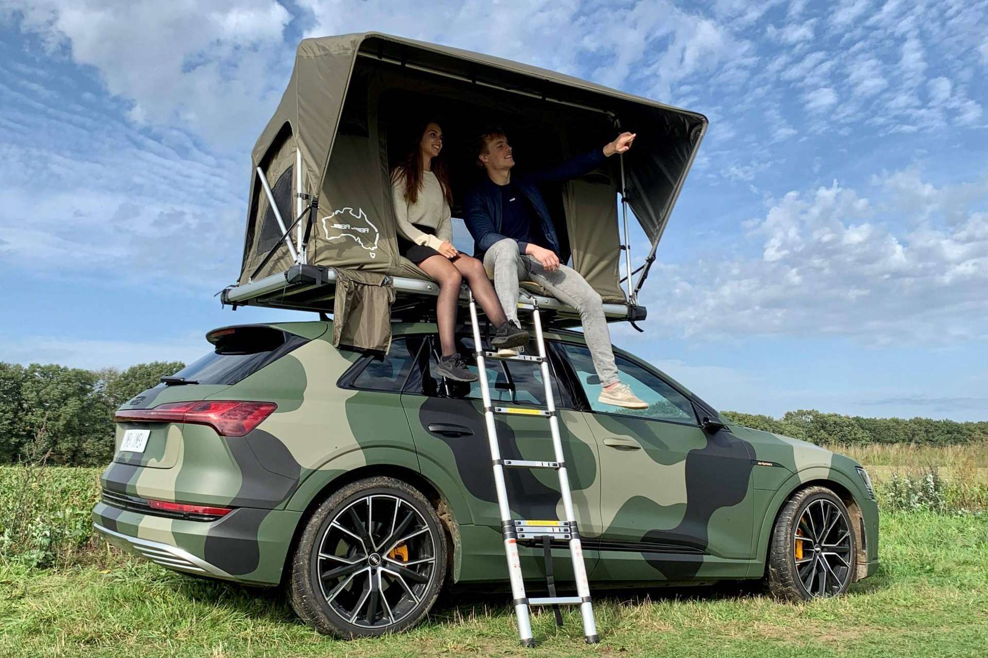 Camperizar fácilmente un coche con una tienda de techo de la compañía Foxcamper