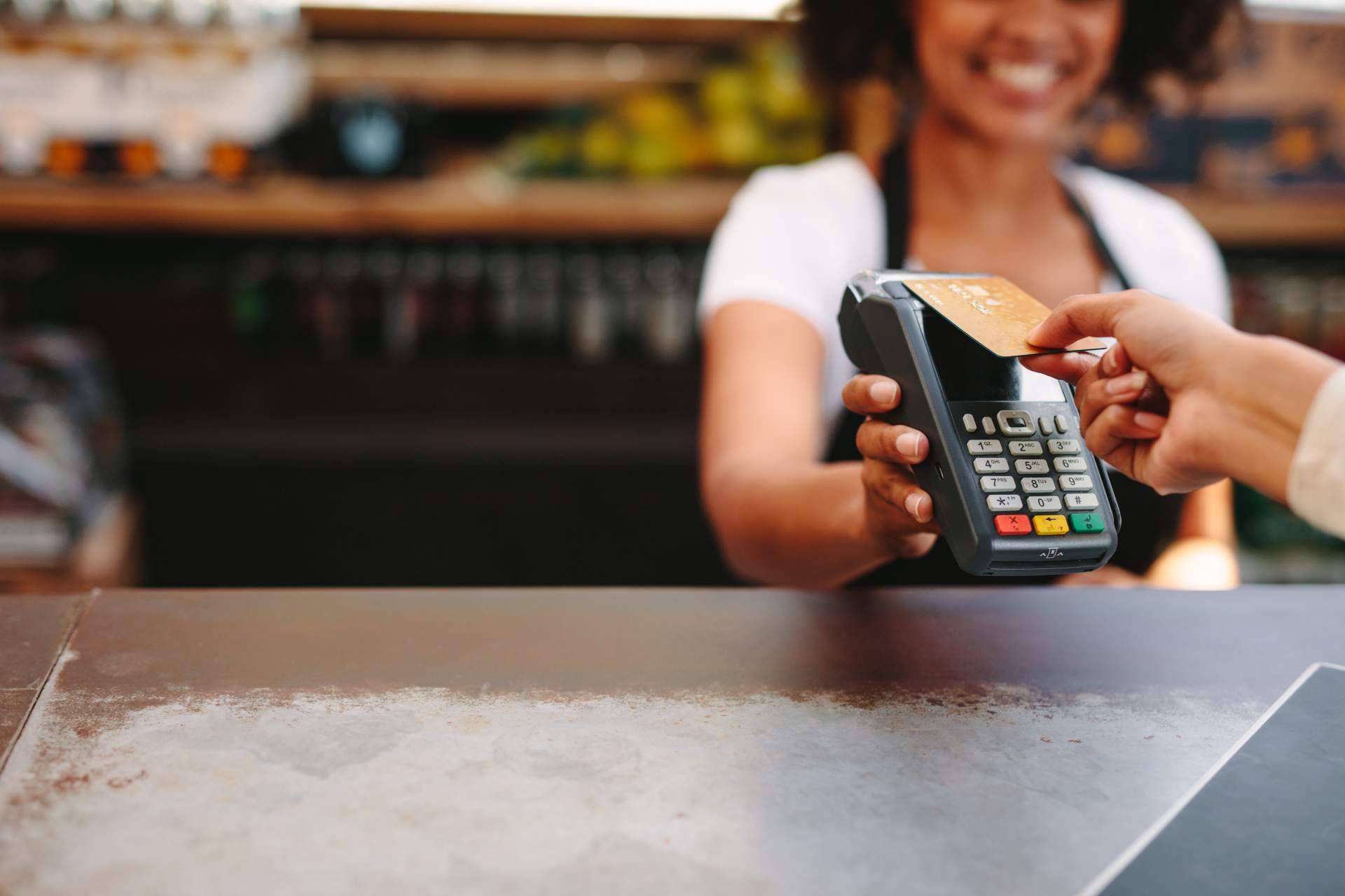 ¿Cómo reclamar las tarjetas revolving?
