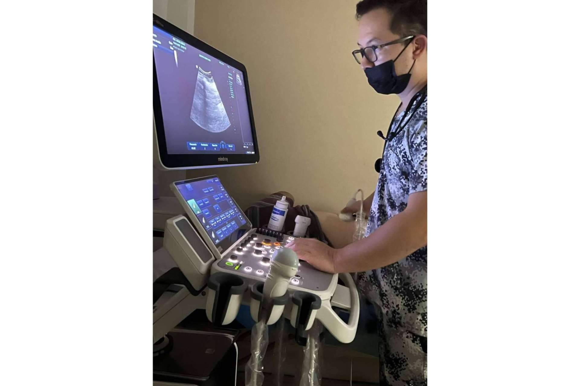 Dr. Alan Hernández, cirujano con gran experiencia en los casos de apendicitis aguda