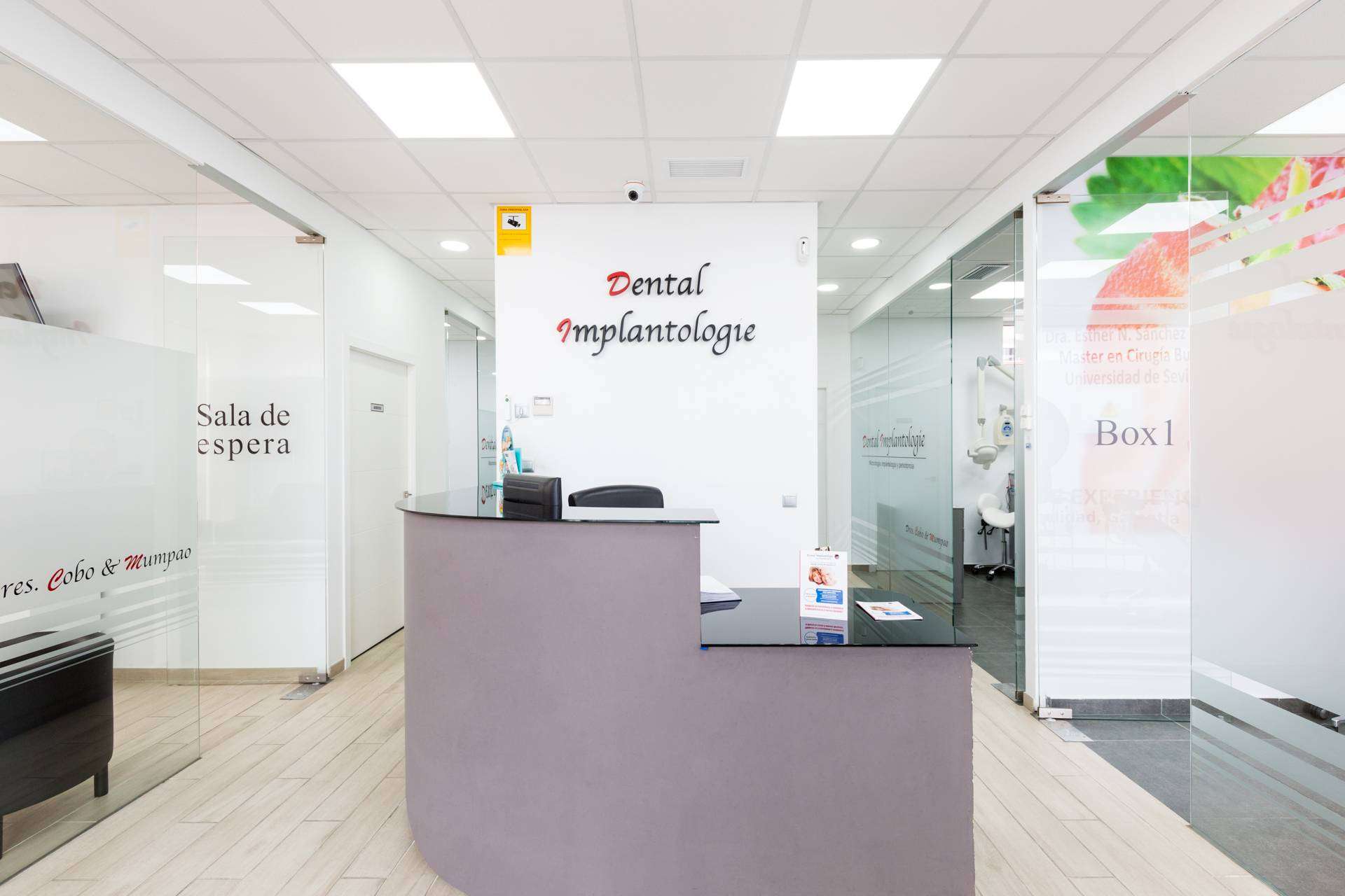 Dental Implantologie, la clínica de dentista en Sevilla que se especializa en la realización de cirugías, implantes y periodoncia