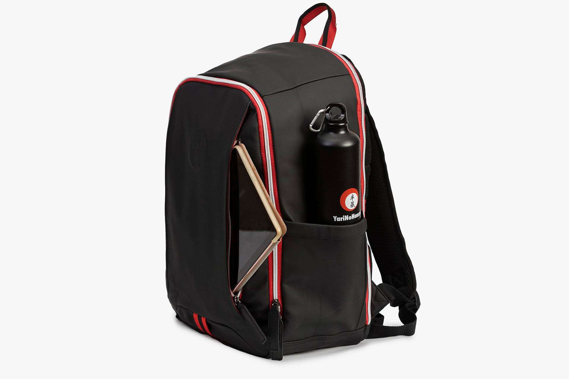 La mochila Shadow con un diseño funcional, disponible en KatanaMart