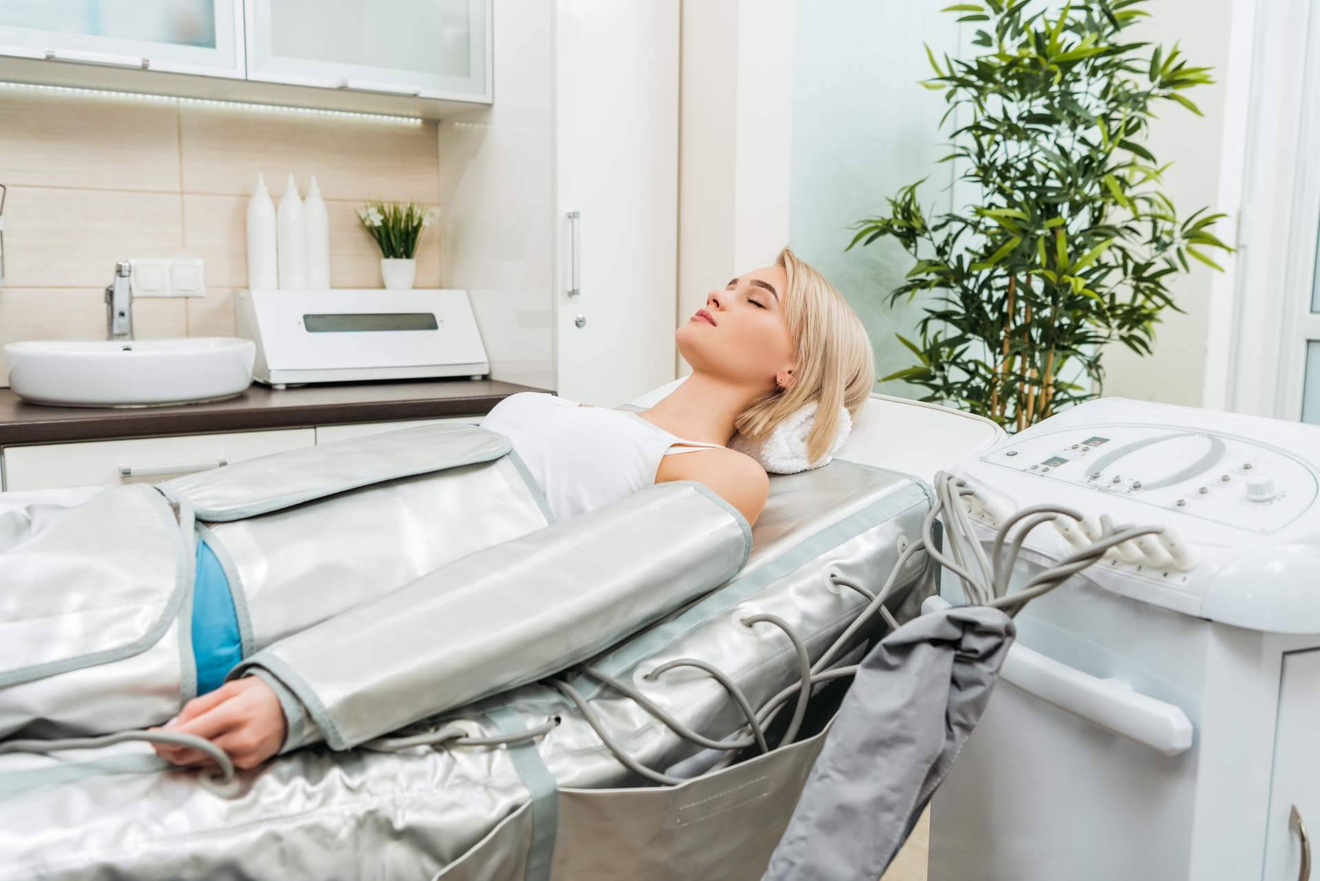 Crina Rus Beauty Center ofrece servicio de presoterapia con masaje corporal